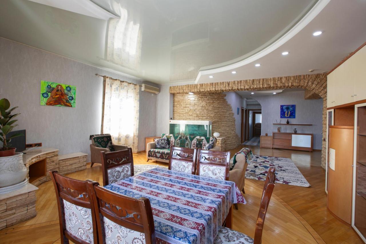 באקו Leyla Apartments 1 מראה חיצוני תמונה